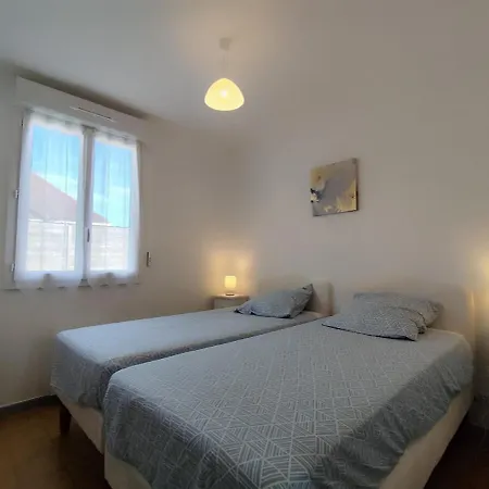 La Maison Des Rosiers * 卢德