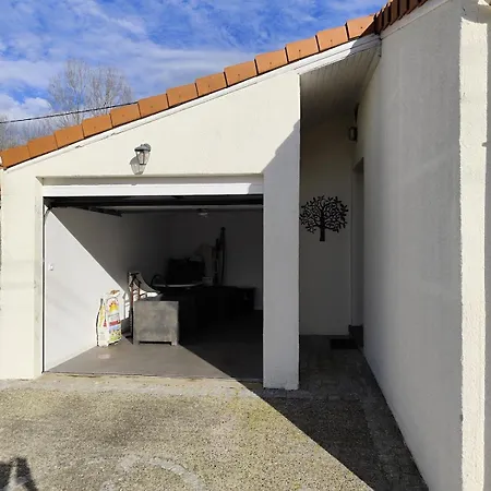 La Maison Des Rosiers * 卢德