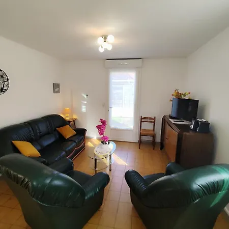 Prázdninový dům La Maison Des Rosiers *