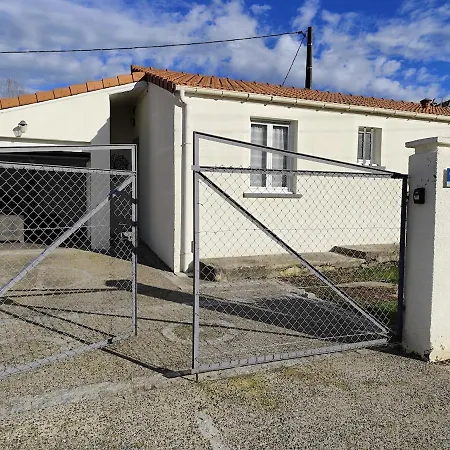 La Maison Des Rosiers Сasa de vacaciones