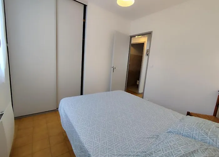 La Maison Des Rosiers