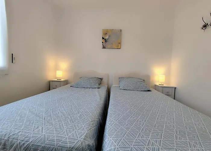 La Maison Des Rosiers لورد