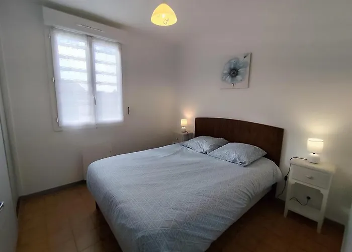 La Maison Des Rosiers بيت للعطل لورد