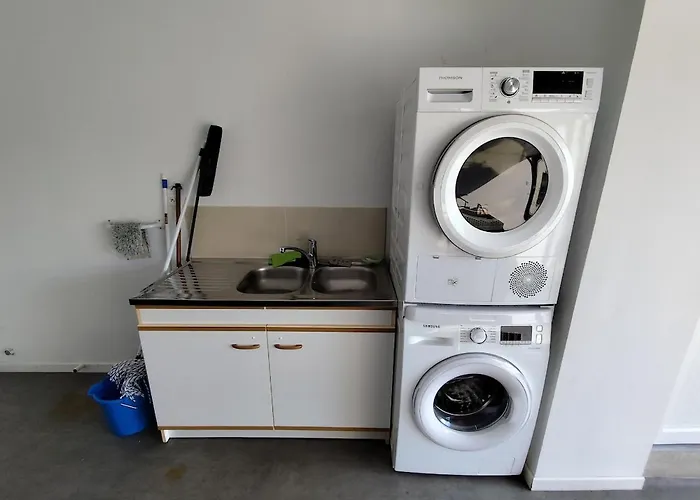 La Maison Des Rosiers * لورد