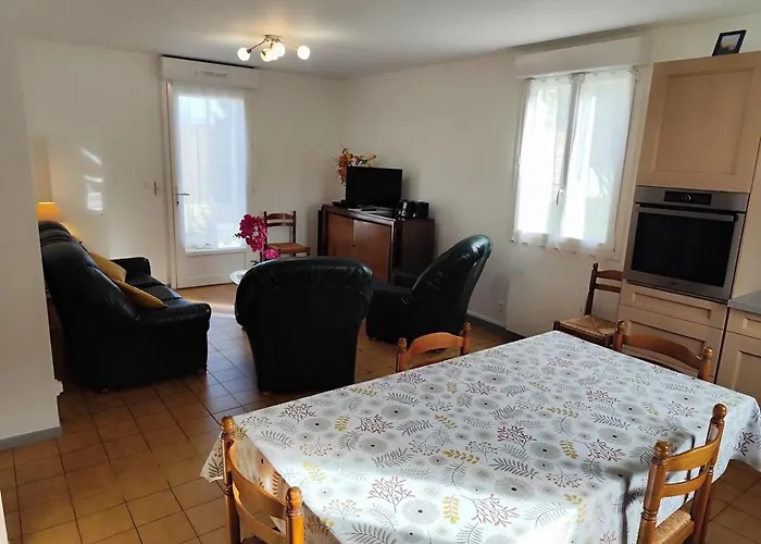 بيت للعطل La Maison Des Rosiers *